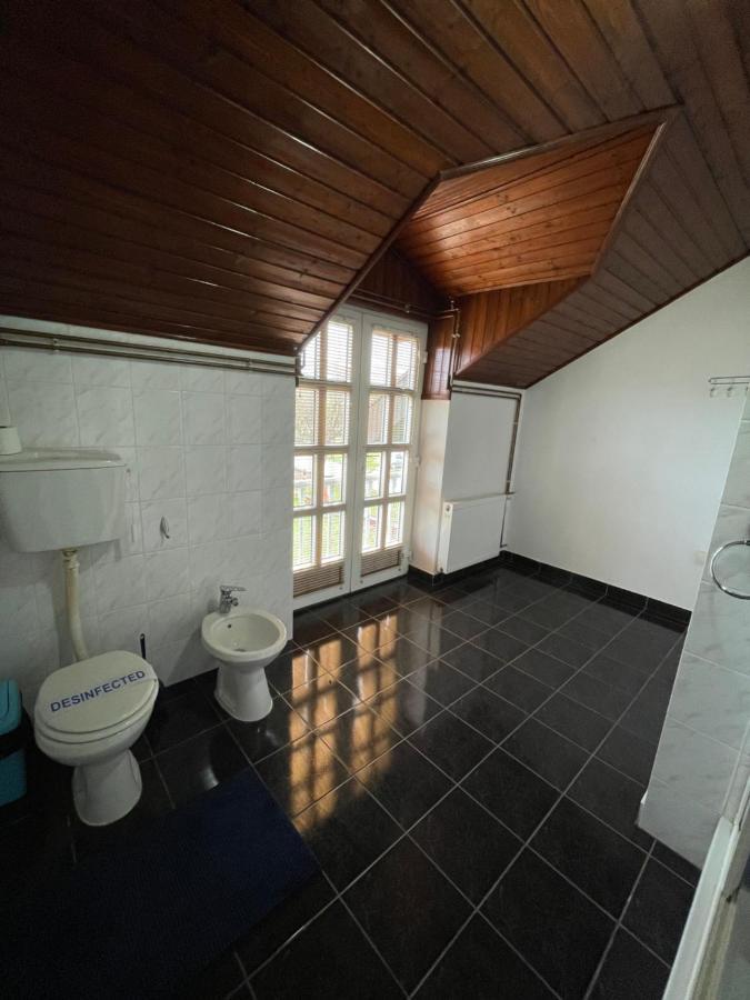 Guest House Luxotel Zrenjanin Exterior foto