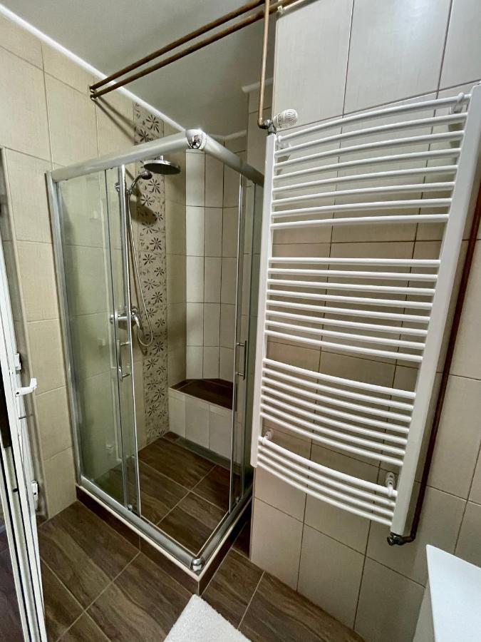 Guest House Luxotel Zrenjanin Exterior foto