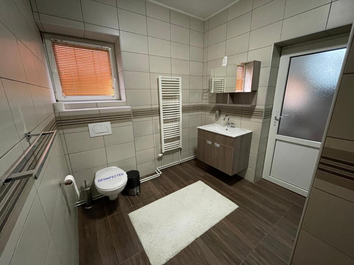 Guest House Luxotel Zrenjanin Exterior foto
